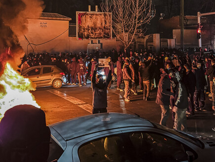 שר החוץ האיראני פנה לוויטקוף - כדי לדון במחאות במדינה