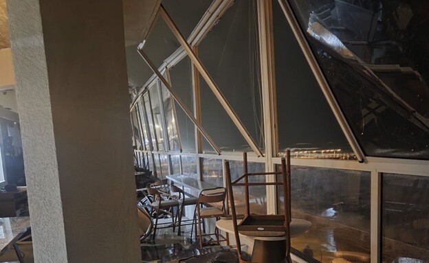 הרס במסעדה בנהריה בעקבות מזג האוויר הקיצוני