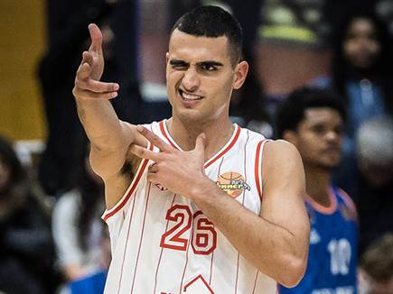 &ldquo;יזכה לעוד דקות רבות ביורוליג&ldquo;. מדר (עודד קרני) (צילום: ספורט 5)