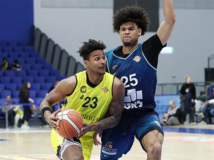 אבל פרייז`ר השתלט במחצית השנייה (צילום: אלן שיבר)