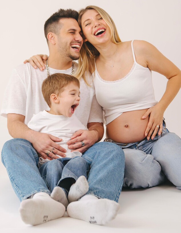 קווין רובין ודניאל קריסטיה חושפים הריון שני