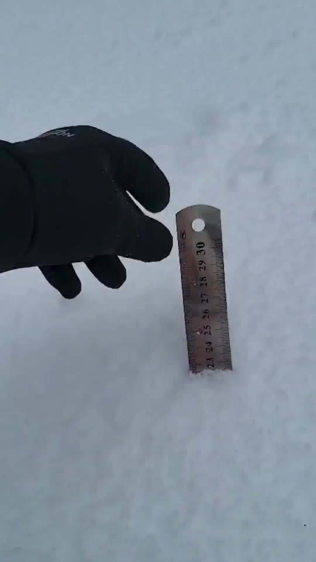 23 סנטימטרים על הסרגל: המפלס התחתון של החרמון מתמלא שלג