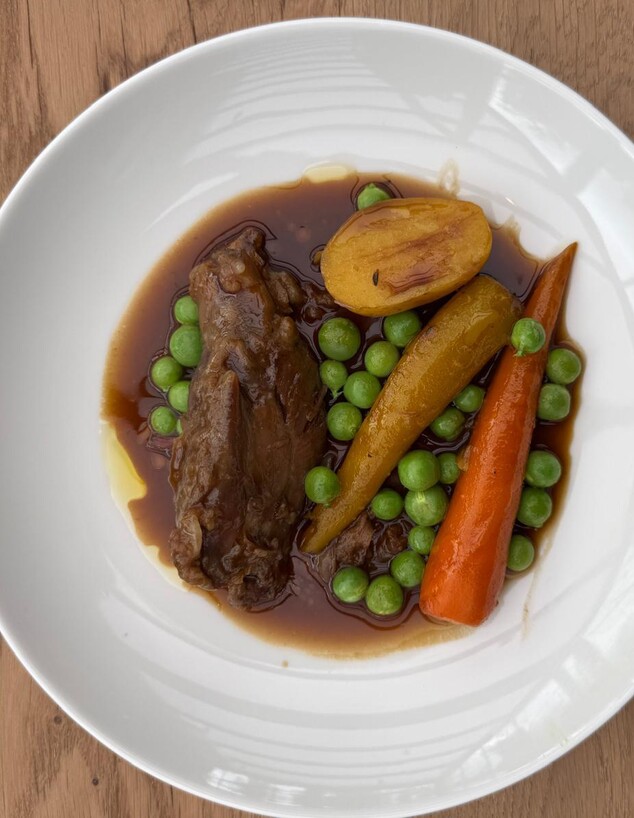 אוסובוקו טלה. תפריט ערב של רפי כהן בנורה קרית ענבי