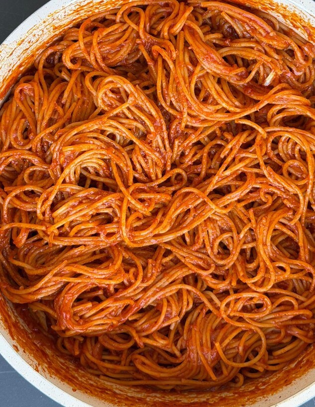 ספגטי אדום של צהרון, רק בבית