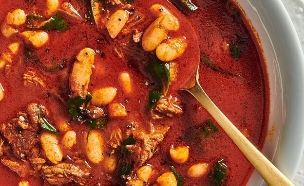 מרק שעועית (צילום: נמרוד סונדרס, "לכבוד שבת קודש", הוצאה פרטית, רון יוחננוב תוכן והפקות בע"מ)