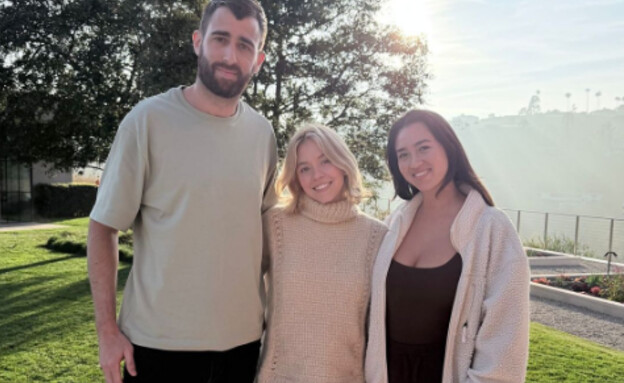 סידני סוויני לצד נועה ארגמני ואבינתן אור