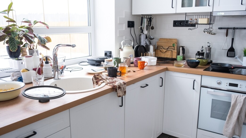 Copy of מטבח מלוכלך, כלים בכיור, בלגן בבית