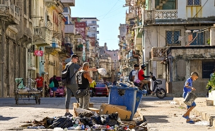 קובה הוואנה אשפה (צילום: ADALBERTO ROQUE , getty images)
