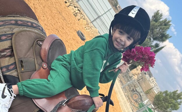 בנו של סא"ל סלמאן חבקה ז״ל ברכיבה טיפולית