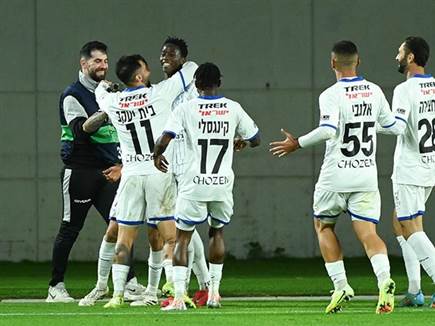 בהמשך באדג`י הבקיע את השני (ברני ארדוב)