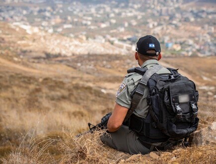 טירון במג"ב צילם את המפקדות שלו במקלחות: "ראיתי יד עם טלפון"
