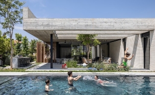 בית במרכז אדריכלות ועיצוב פנים רן והילה ברוידס  (צילום: עמית גרון)