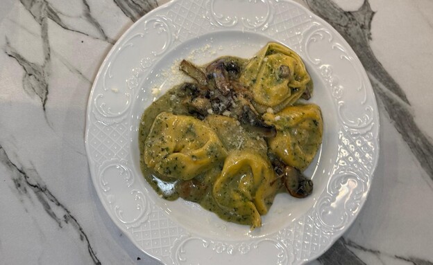 טורטליני גבינות. פסטה לוקו