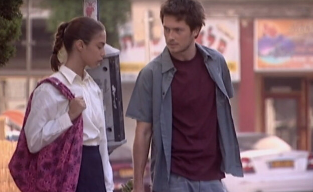 הנרי דוד וגאיה טראוב בסדרה "מרחק נגיעה" הנרי דוד וגאיה טראוב בסדרה "מרחק נגיעה"