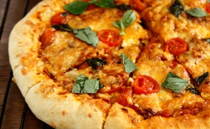 מתכון לפיצה ביתית איטלקית (צילום: אפיק גבאי, תיק אוכל)