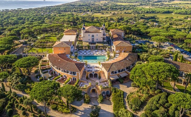 Château de la Messardière האחוזה בהלוטוס הלבן עונה (צילום: Château de la Messardière // אינסטגרם)