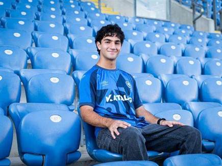 קשר יהודי בן 18 חתם במכבי פתח תקוה