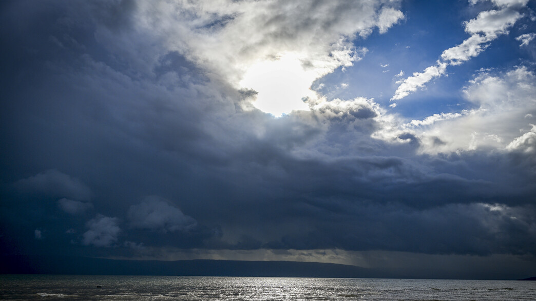 מזג האוויר: נוח, עם ירידה בטמפטורות ואפשרות לגשם קל