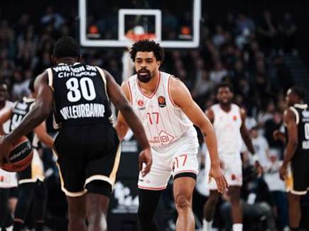 מלקולם, איש המפח בהגנה (Marie Bassery/Euroleague Basketball via Getty Images)