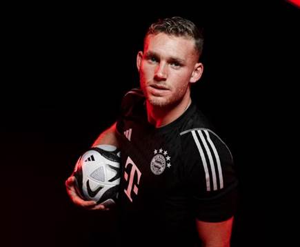 דניאל פרץ בטופ יחד עם ראיקוביץ` (באיירן מינכן) (צילום: ספורט 5)