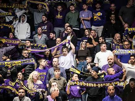 קהל המארחת (עודד קרני)