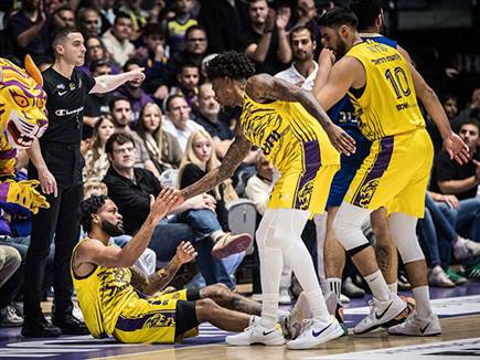 ישארו עם המחמאות (עודד קרני)