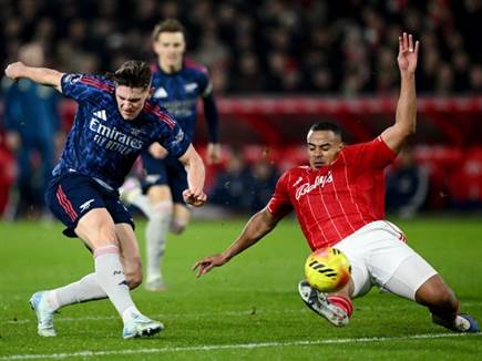 משחק חלש לחלק הקדמי (Photo by Clive Mason/Getty Images)