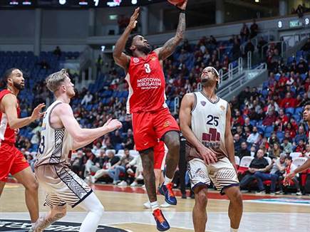 אבל השתלטה בעזרת קרינגטון (צילום: לירון מולדובן)