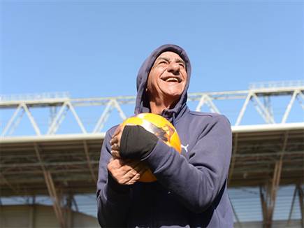 צילום: מאיר אזולאי, מתוך הספר ״מדברים על המגרש״ בהוצאת ניב (צילום: ספורט 5)