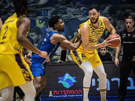 (עודד קרני) (צילום: ספורט 5)