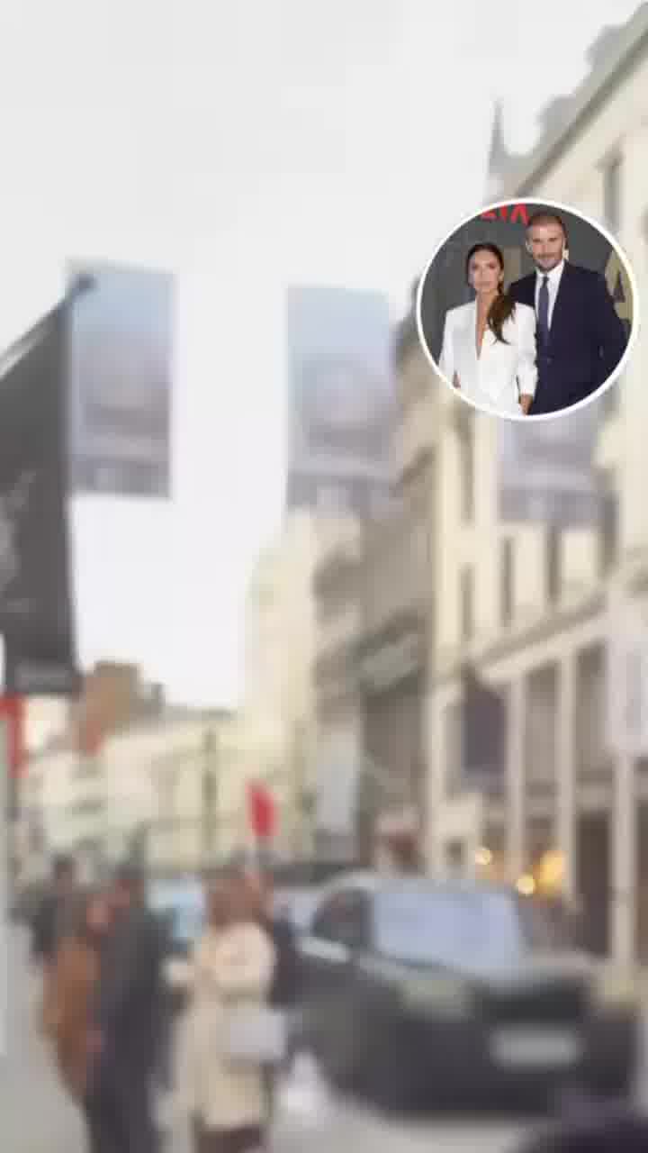 קורה לכולם: ויקטוריה ודייוויד בקהאם קיבלו דוח כשחנו 
מחוץ לחנות שעונים בלונדון