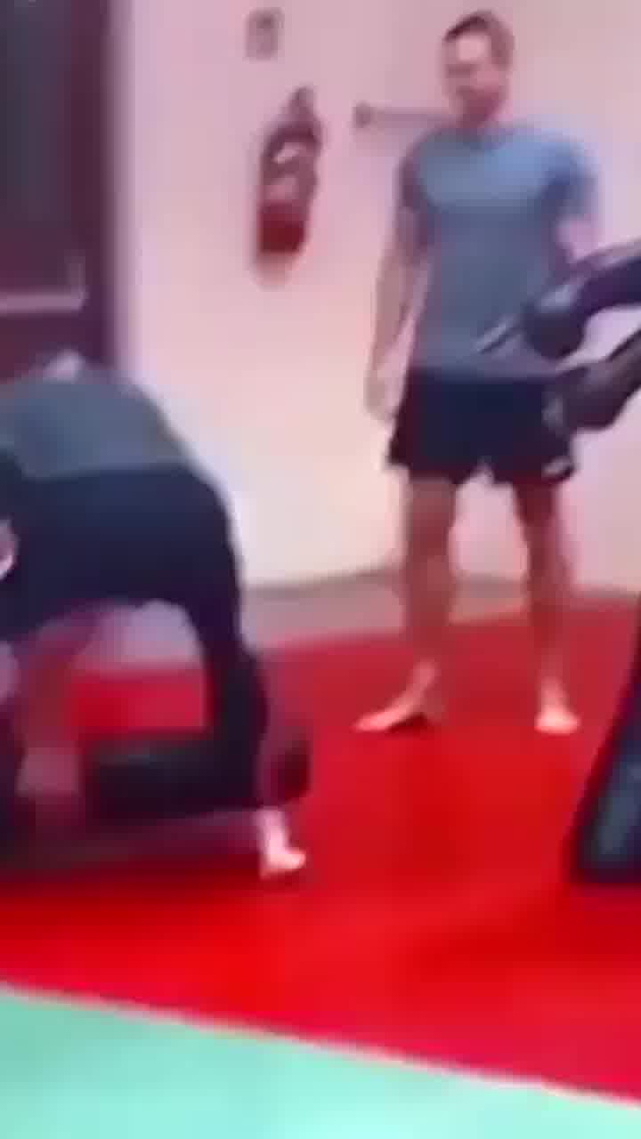 מתאבק מיומן צריך להיות מוכן להכל