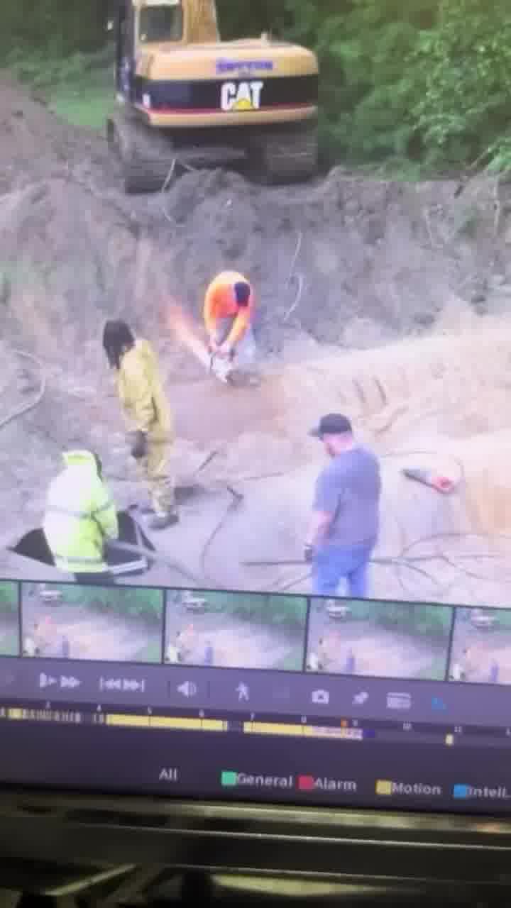 חוק מספר 1 בחיתוך עם דיסק: לא לחתוך צינור עם גז