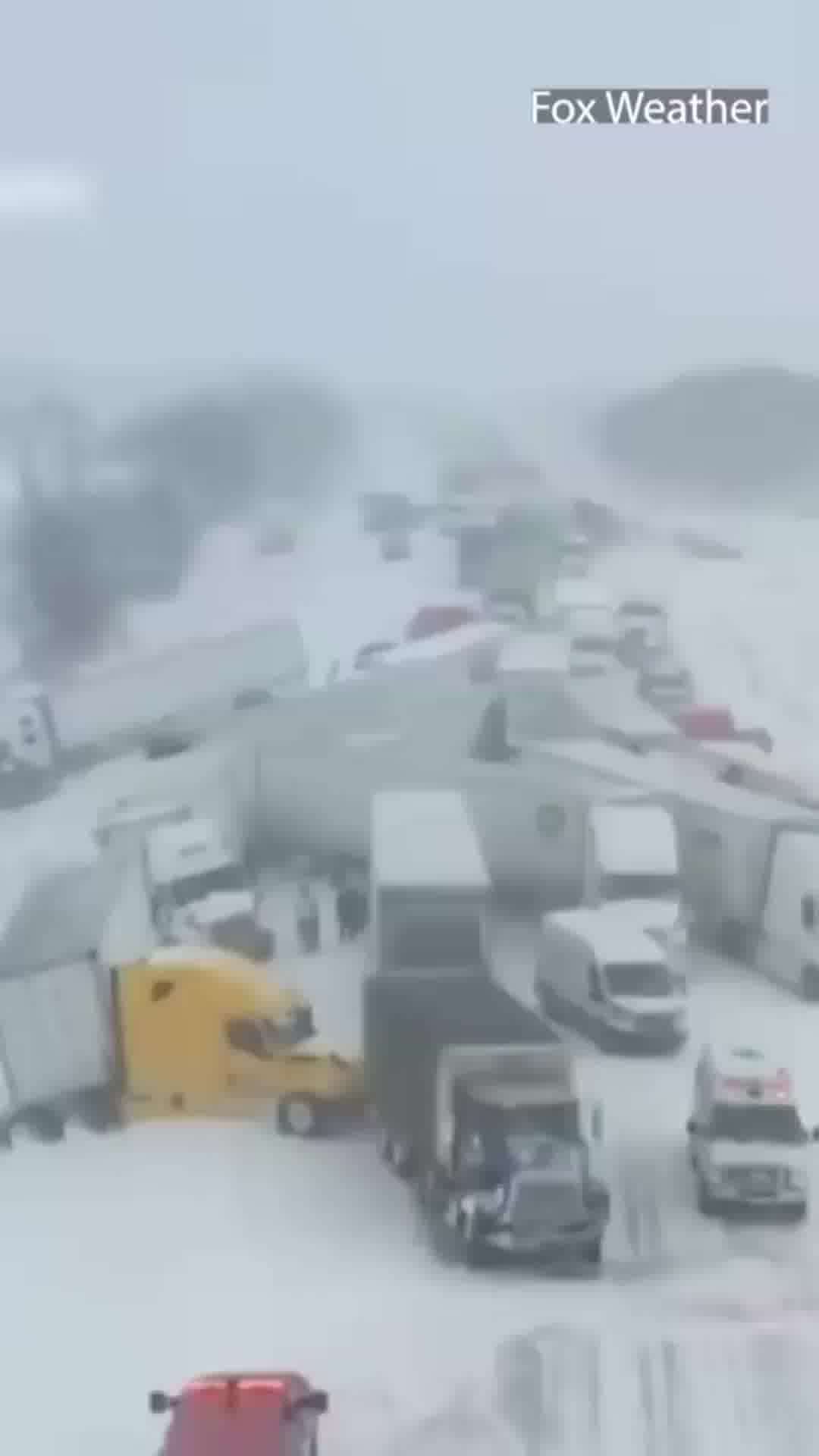 מזג אוויר סוער במיוחד משתק את מישיגן