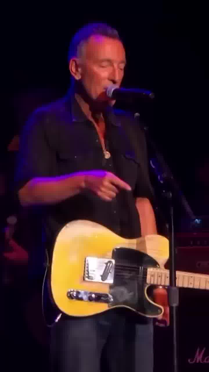 ברוס ספרינגסטין בביקורת חריפה נגד ממשל טראמפ ורשויות ההגירה בארה״ב