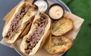 בייגל קורנדביף. בייגל'ז קריית אונו (צילום: לין לוי, mako אוכל)