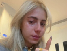 שיר זוארץ בוכה