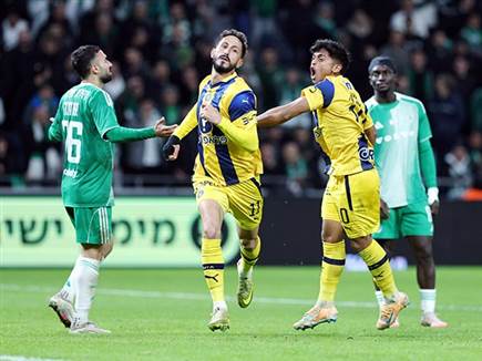 היוצרות התהפכו לרגע. יחזקאל (אלן שיבר) (צילום: ספורט 5)