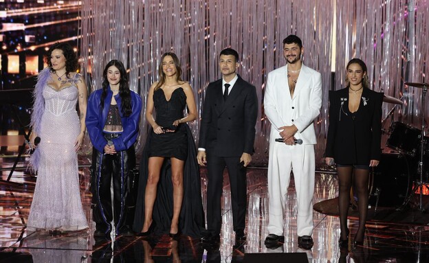 רביעיית הגמר יחד עם אסי ורותם (צילום: אורטל דהן זיו)