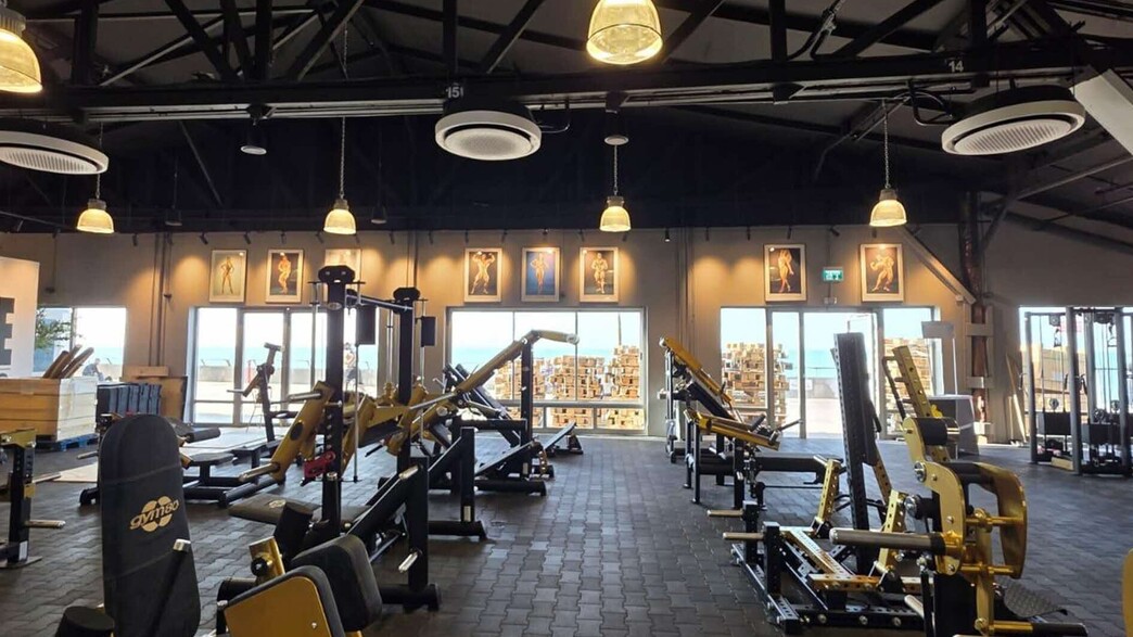 גולדס גים נמל תל אביב 