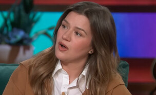 קלי קלרקסון (צילום: The Kelly Clarkson Show, Youtube)