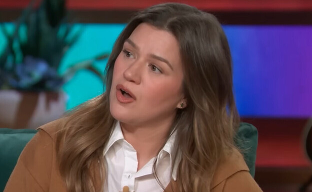 קלי קלרקסון (צילום: The Kelly Clarkson Show, Youtube)