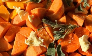 מרק כתום עם טריק שמשנה הכל (צילום: איתי דגן )