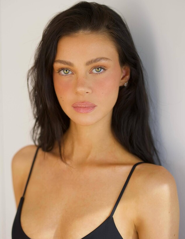 ניקולה בג'ינס נמוך