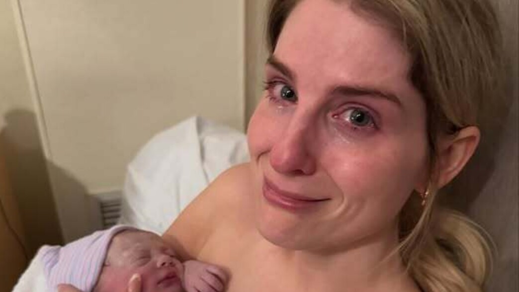 מייגן טריינור עם בתה השלישית