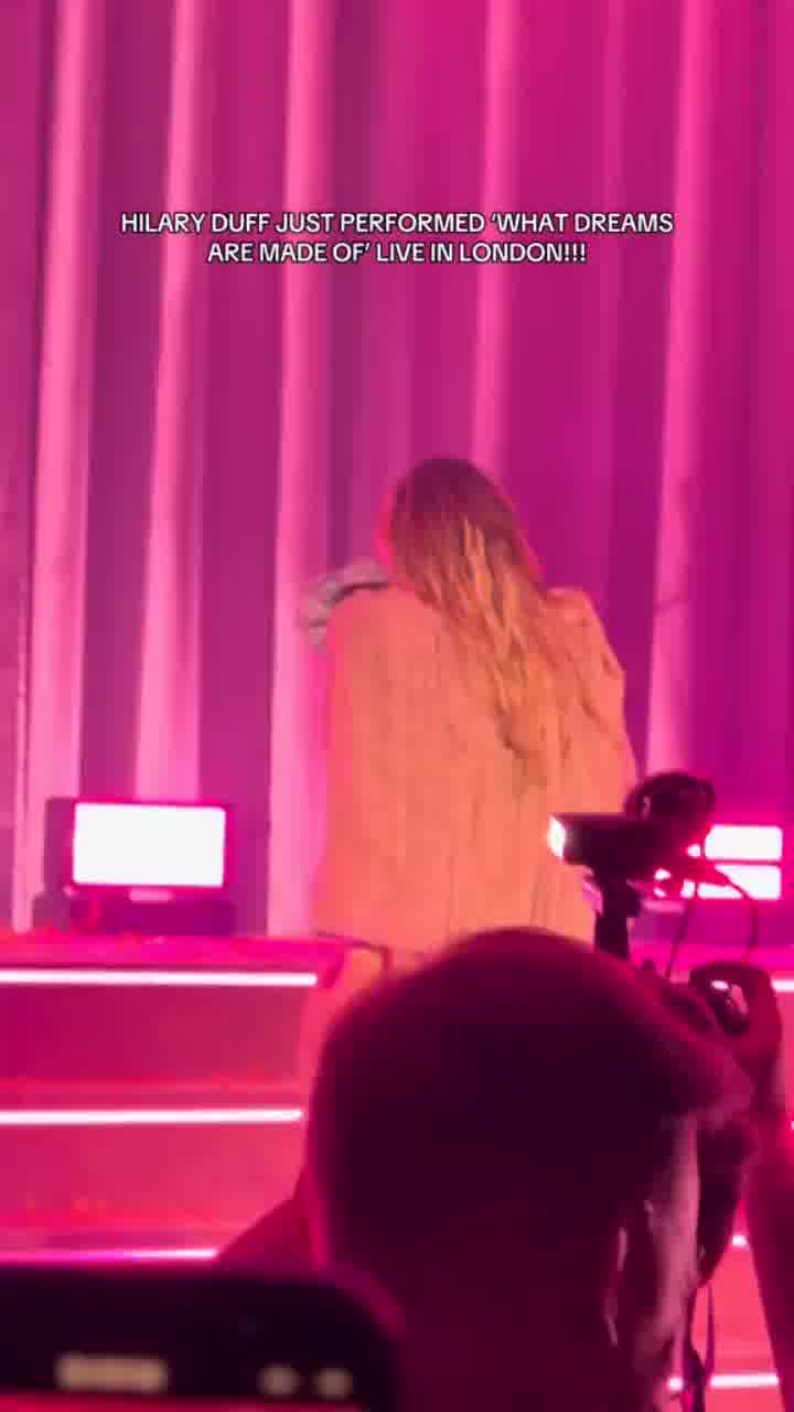 לראשונה אחרי 18 שנה: הילארי דאף חוזרת לבמות בסיבוב הופעות