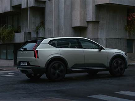 מעיין שילוב בין ה-EX30 הקטן ל-EX90 הגדול