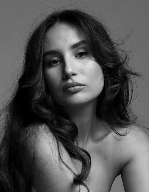 גאיה קלדרון בשחור לבן