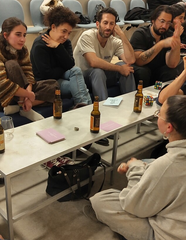 ערב ללא טלפונים בבית רדיקל