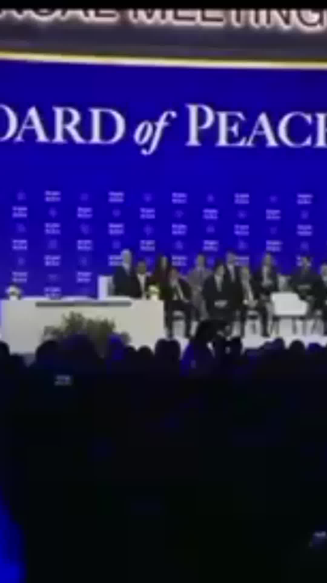 טראמפ מציג בדאבוס את מועצת השלום